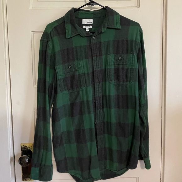 100% Cotton Sonoma plaid button up - Picture 2 of 4